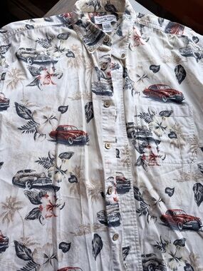Boca Classics Original Clothing vintage shirt with classic cars on it.  Sz large